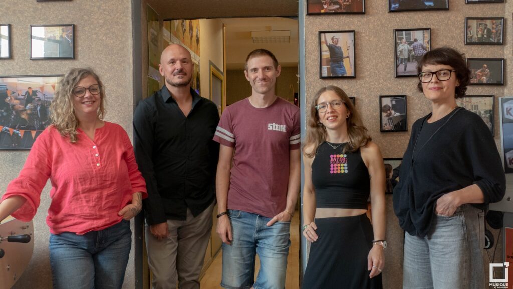 équipe administratrive
Aude Prieur, Julien Robillard, Romain Clément, Alice Nau, Nathalie Dias
musique et équilibre école de musique salle de concert orléans